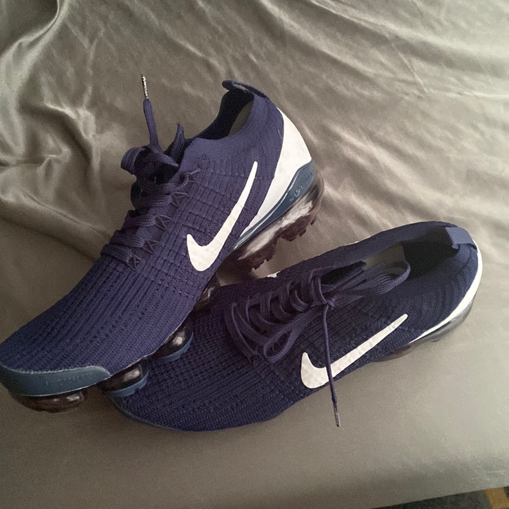 Navy blue Nike vapor max